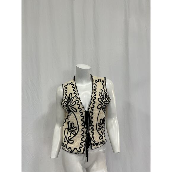 Line & Dot 'Maris' Beige Polyester Vest Size M - Picture 2 of 5